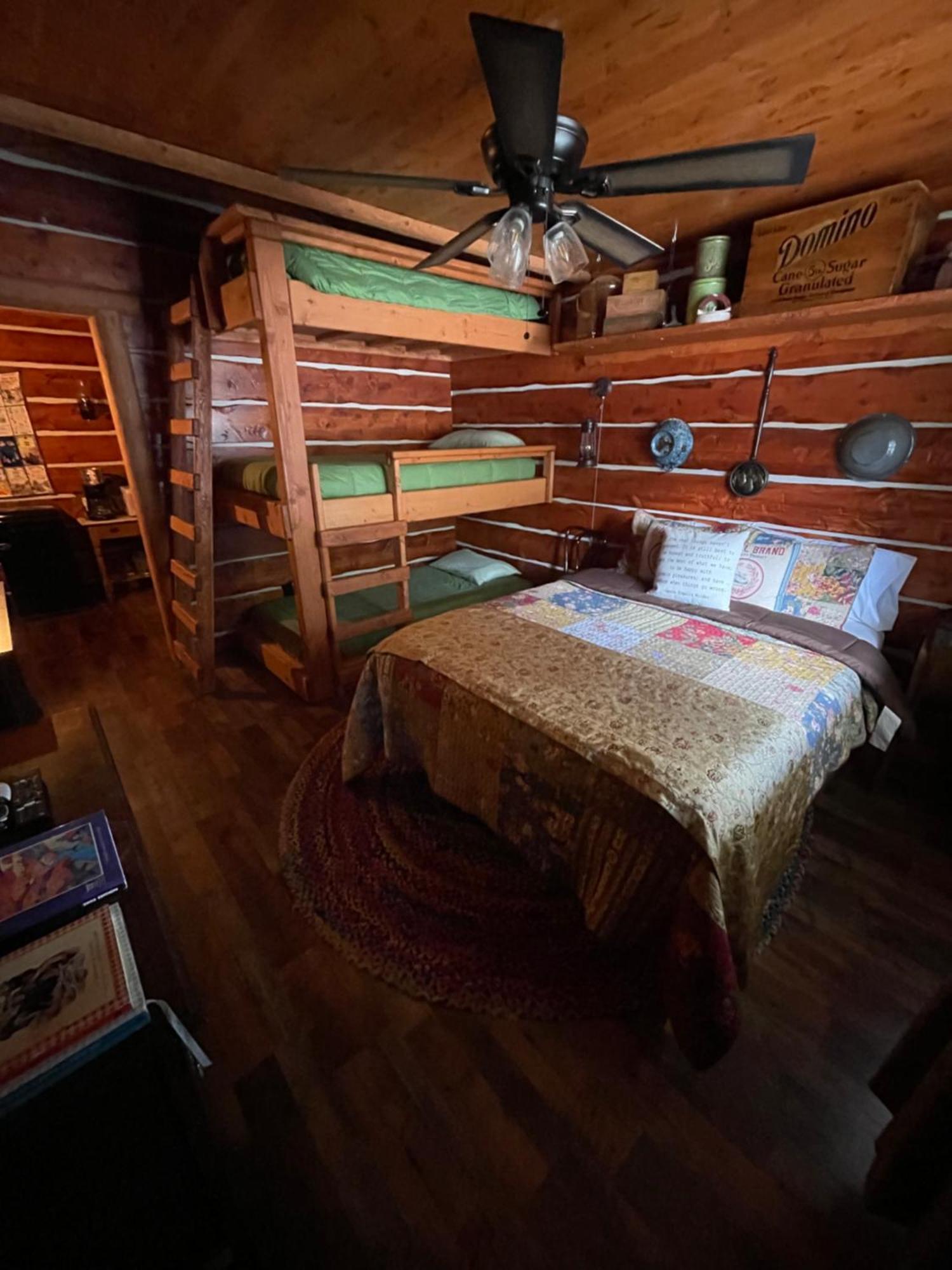 كلاودكروفت Dusty Boots Motel & Cafe المظهر الخارجي الصورة