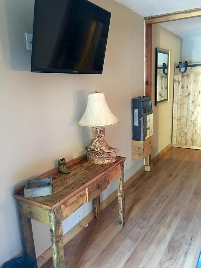 كلاودكروفت Dusty Boots Motel & Cafe المظهر الخارجي الصورة